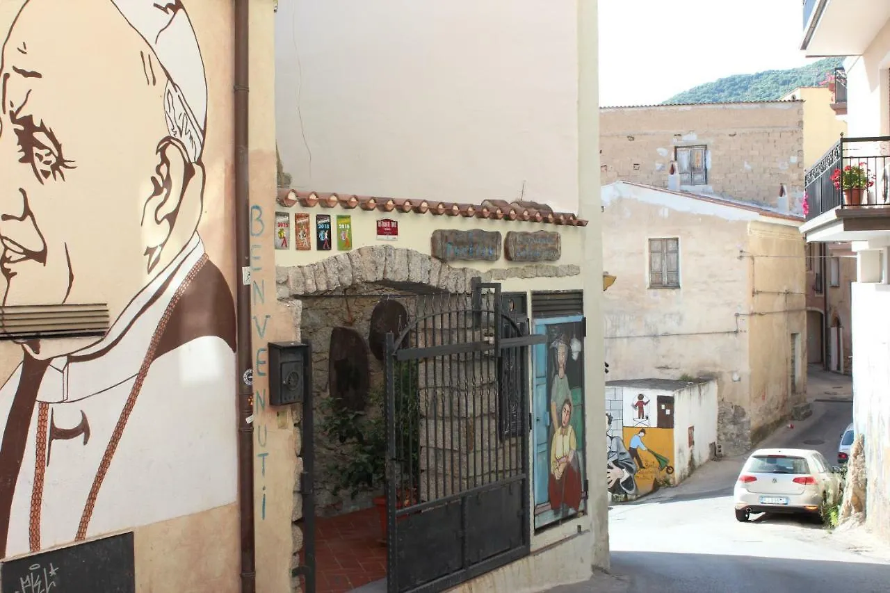 Bed & Breakfast B&B Il Portico Orgosolo Italië